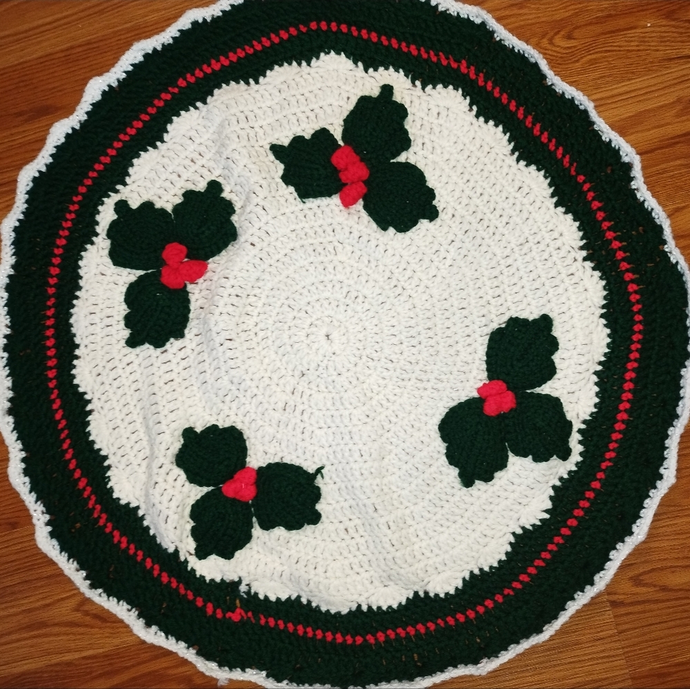Hand Crafted Crocheted Christmas Holiday Table Centerpiece "scarf" Decor